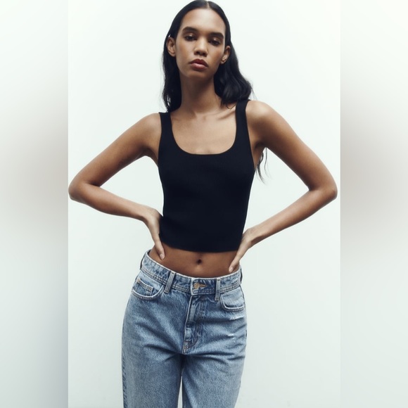 ZARA | High-Rise Mom Jeans - Picture 3 of 7